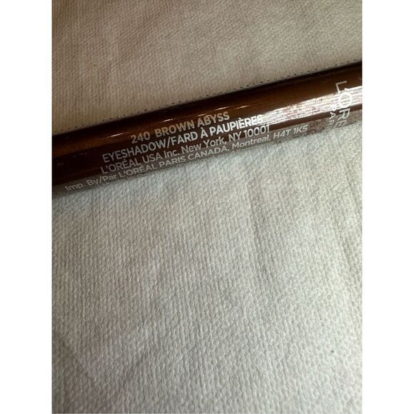 L’Oréal Le Shadow Stick Eyeshadow, 240 Brown Abyss (Shimmering Rich Brown) - Picture 4 of 4